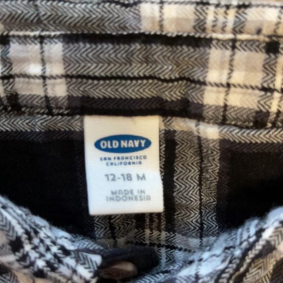 Old Navy Baby Flannel Onesie - Picture 2 of 4